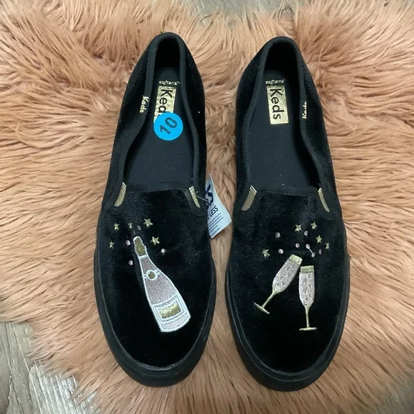 Keds Black Velvet Embroidered Flats Size 10 - Picture 1 of 5